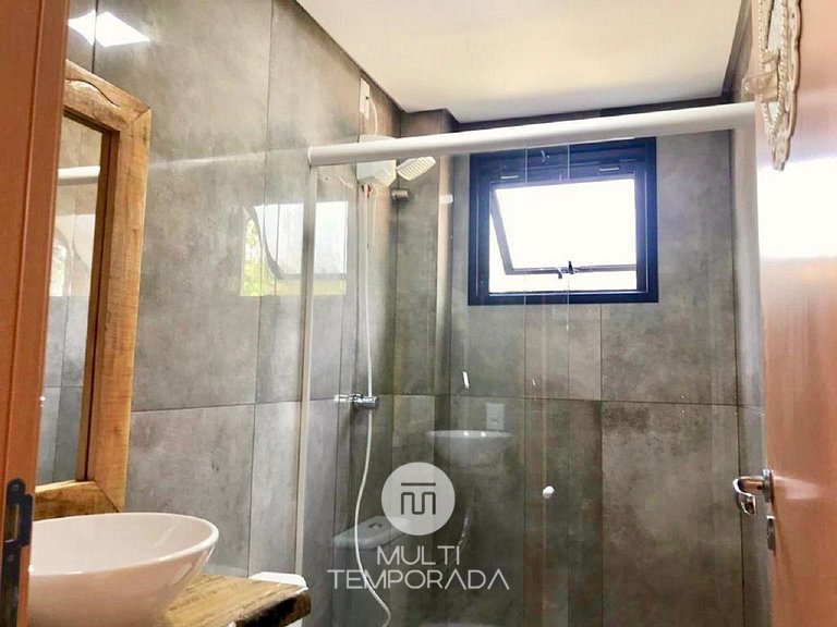 Casa Privativa com Piscina na Barra da Ferrugem/SC