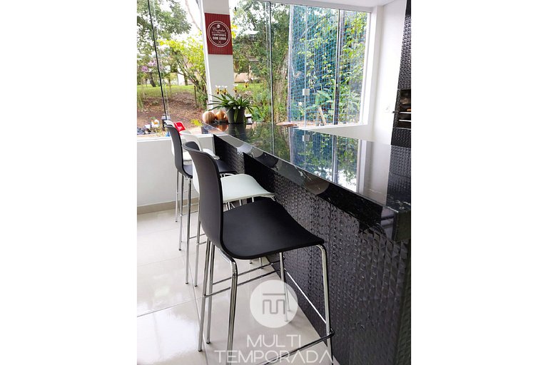 Casa com Piscina em Governador Celso Ramos/SC