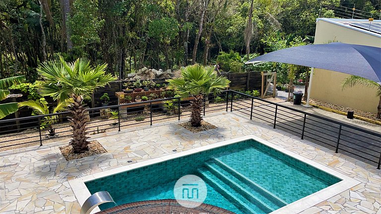 Casa Privativa com Piscina na Barra da Ferrugem/SC