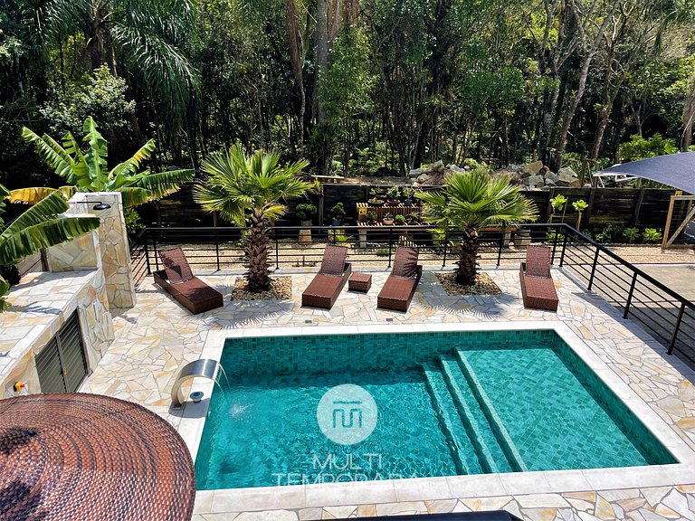 Casa Privativa com Piscina na Barra da Ferrugem/SC