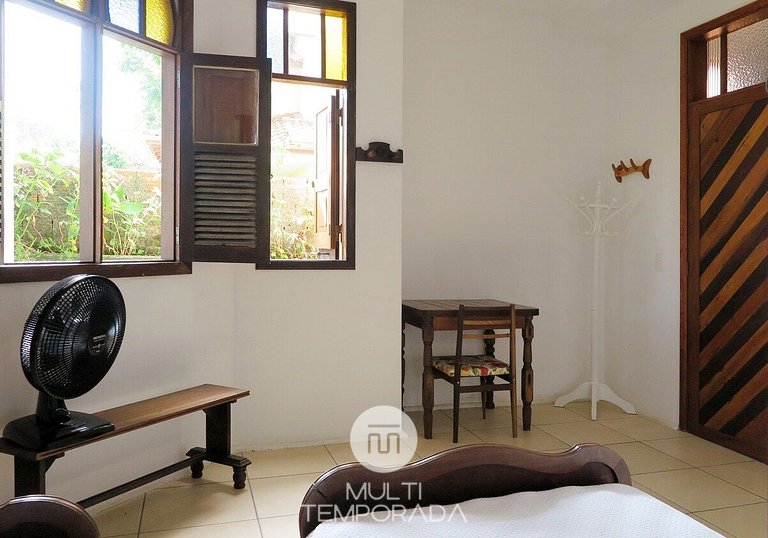 Pousart Floripa - Quarto Amarelo