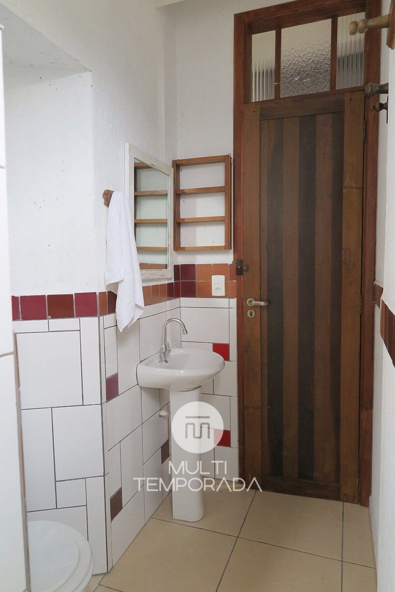 Pousart Floripa - Quarto Amarelo