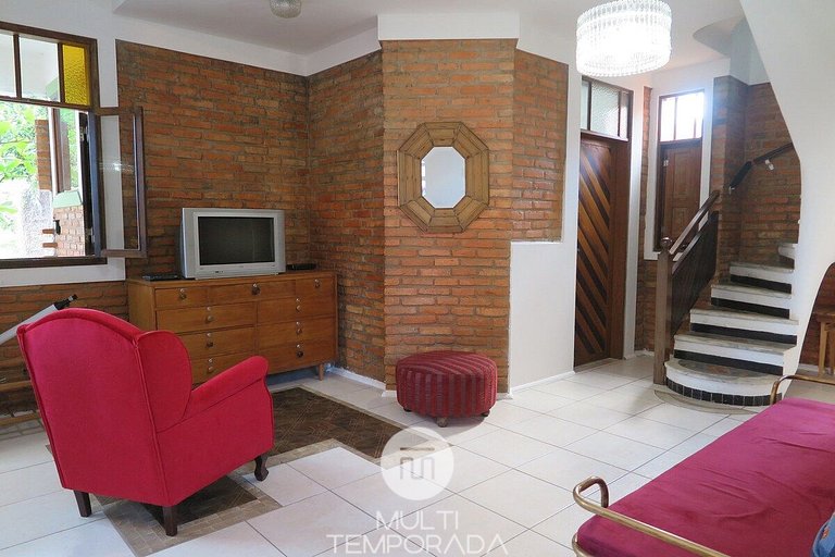 Pousart Floripa - Quarto Amarelo