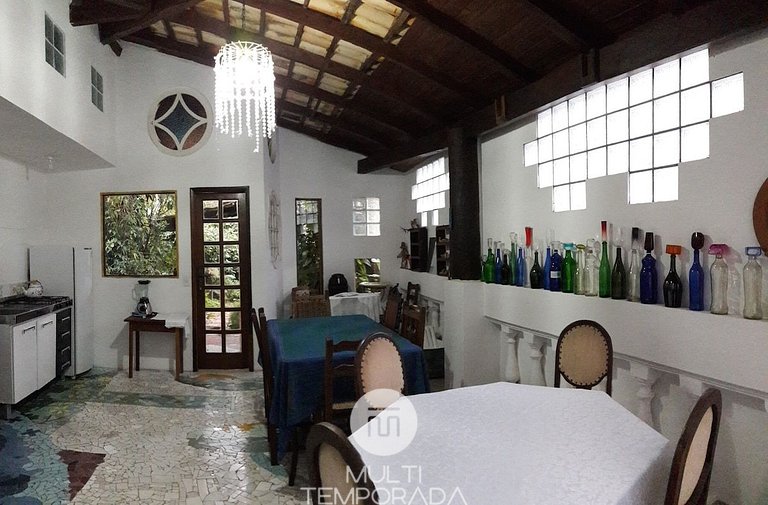 Pousart Floripa - Quarto Laranja