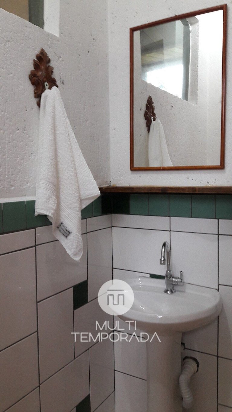 Pousart Floripa - Quarto Laranja