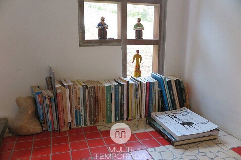 Pousart Floripa - Quarto Laranja