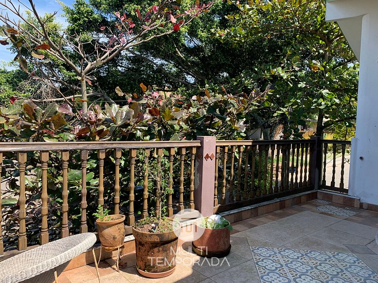 Pousart Floripa - Quarto Laranja