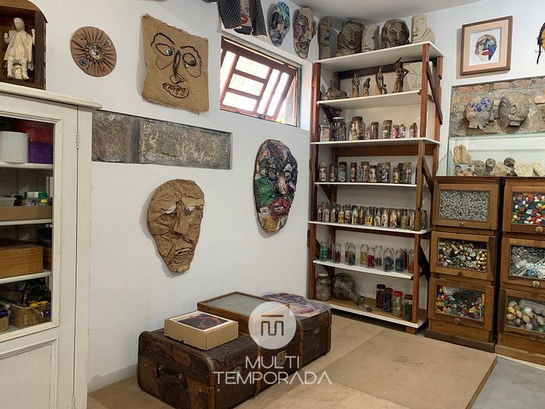 Pousart Floripa - Quarto Laranja