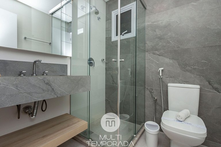 Porto Madero 204 – Apartamento Moderno em Condomínio com Pis