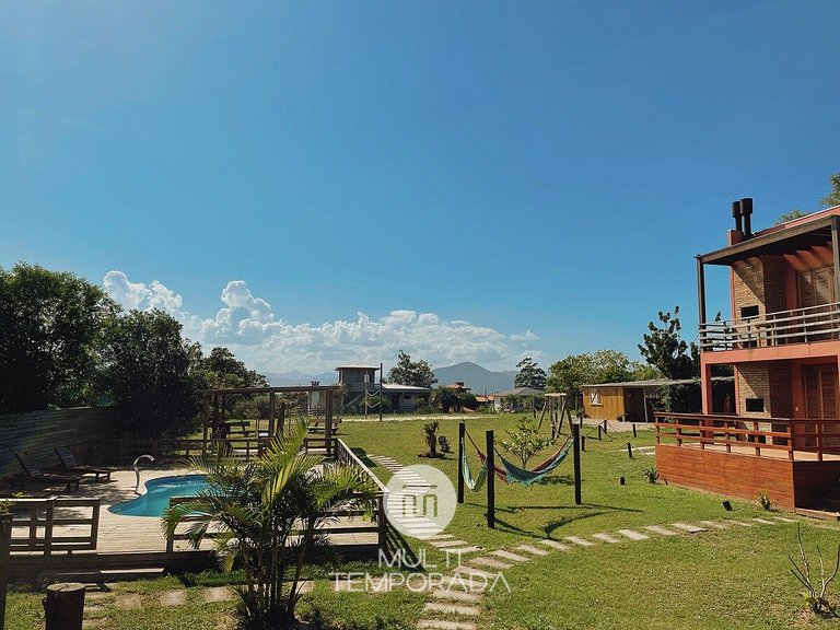 Ap Vista e Piscina - Pantai Village - Rosa