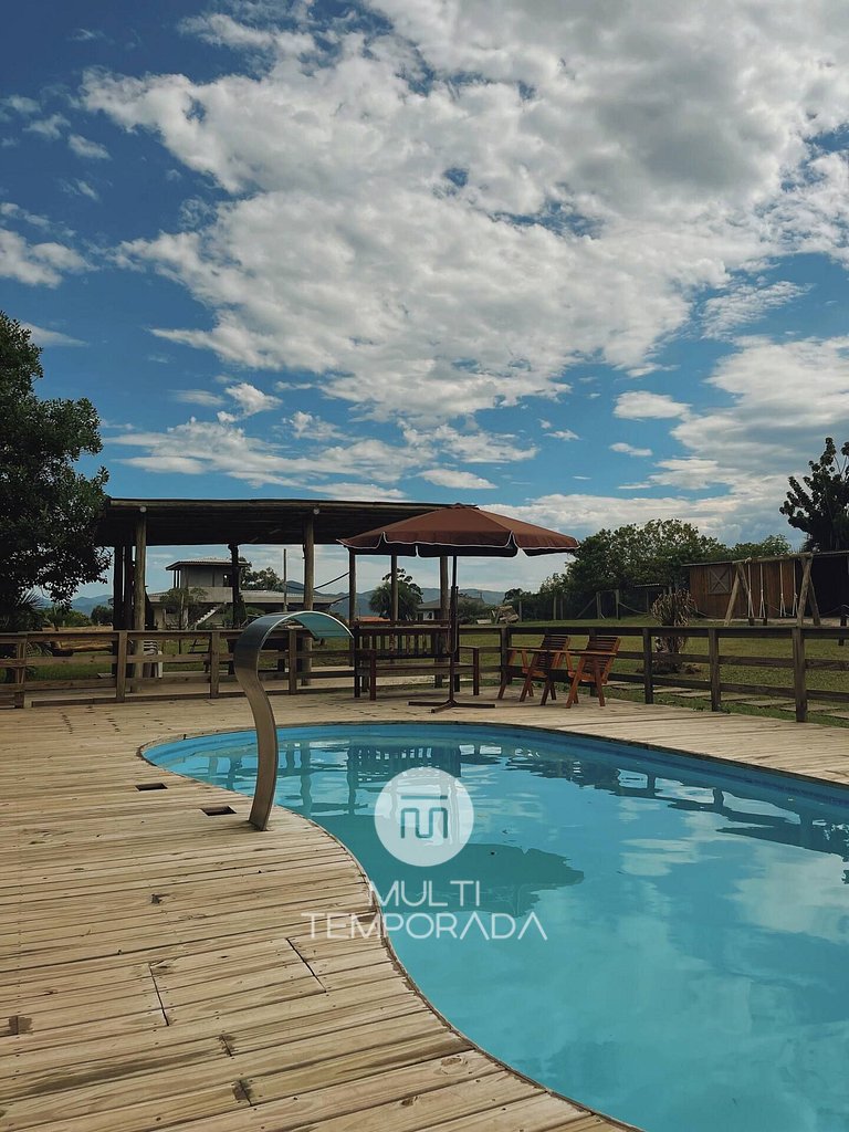 Ap Vista e Piscina - Pantai Village - Rosa
