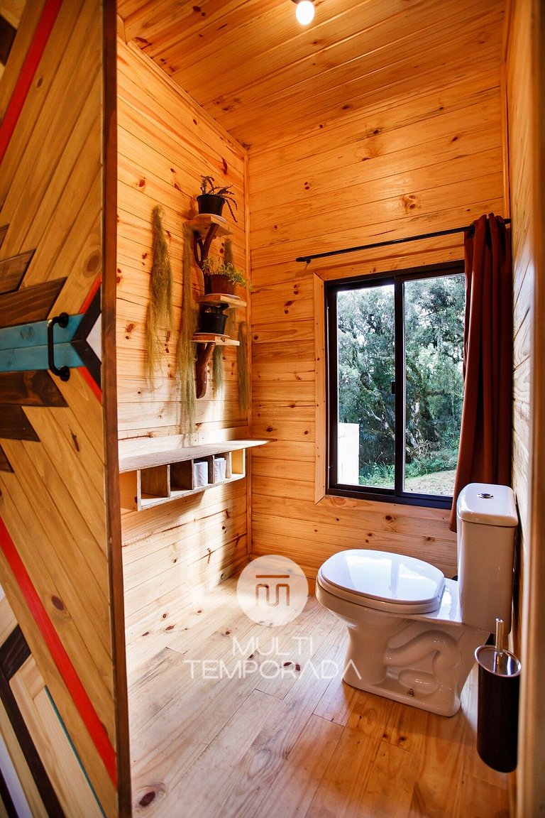 Sianis Cabin: Incredible bathtub and view from the bed!