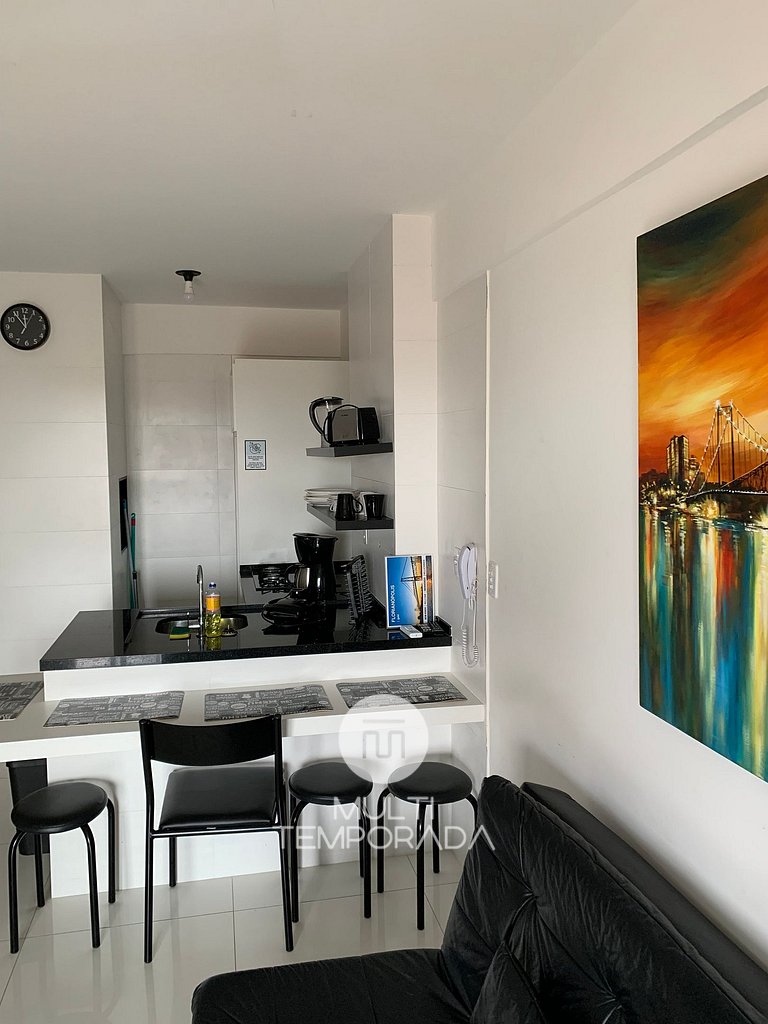 Apartamento com Vista do Mar em Residencial com Piscina