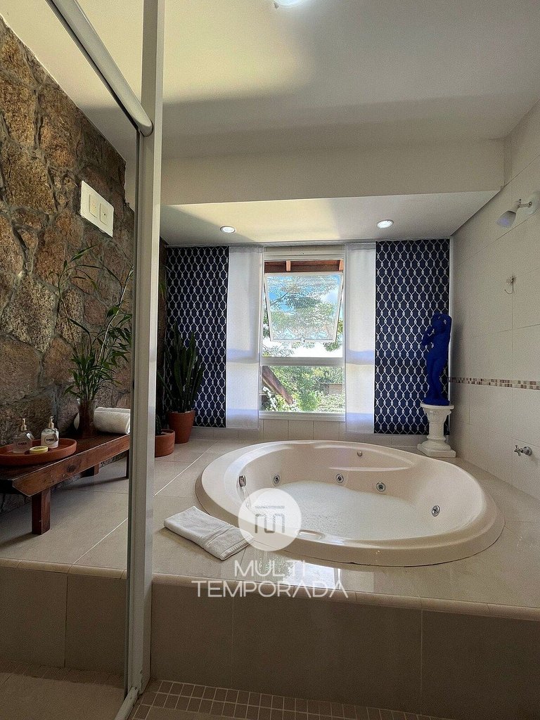 Linda Suíte com Hidro e Piscina - CasaIvan