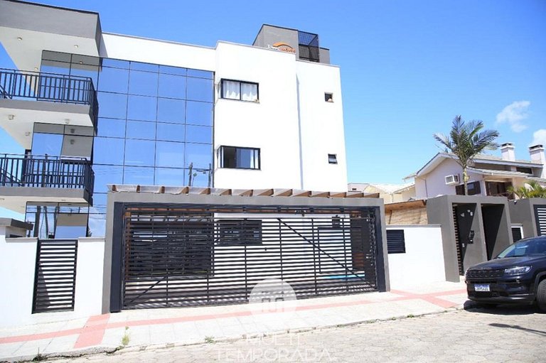 Apto Pé na Areia com Piscina Privativa