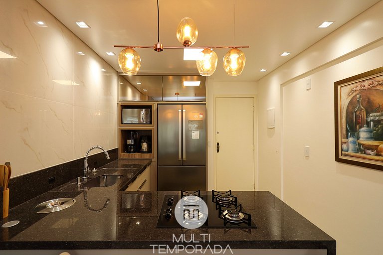 Excelente apartamento en condominio frente al mar