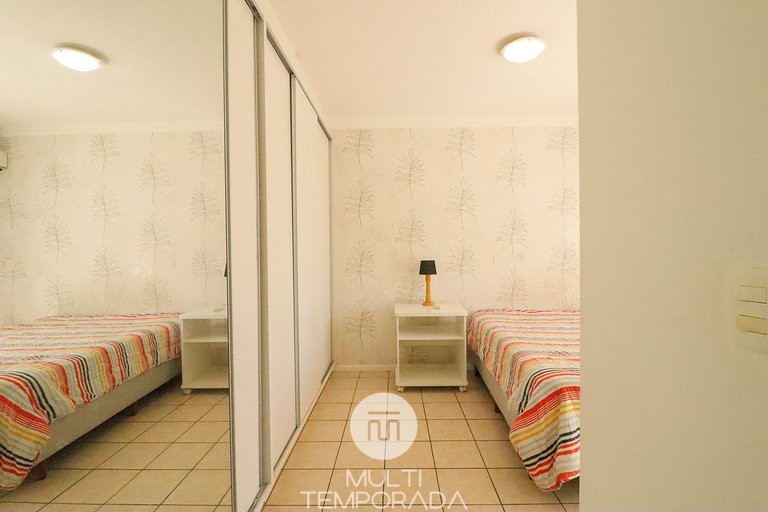 Excellent fit for 8 people - HB57F