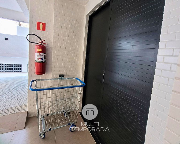 Housi 102 Ponta da Praia by Book Santos