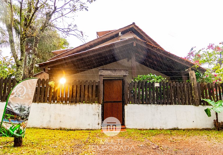 Suíte Ipê amarelo - Pousada Quinta dos Quintais