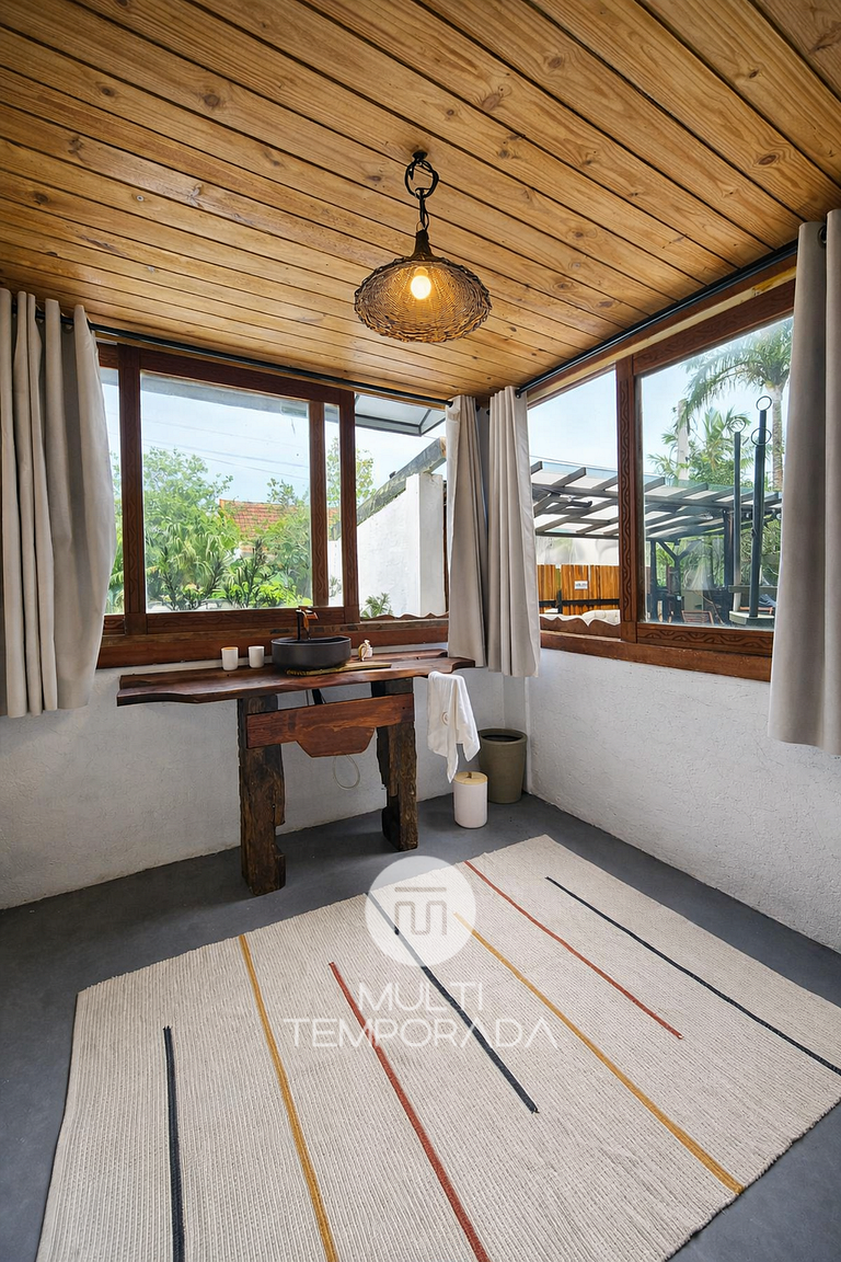 Suíte 8 - Big Room - Essência da Guarda Surf House