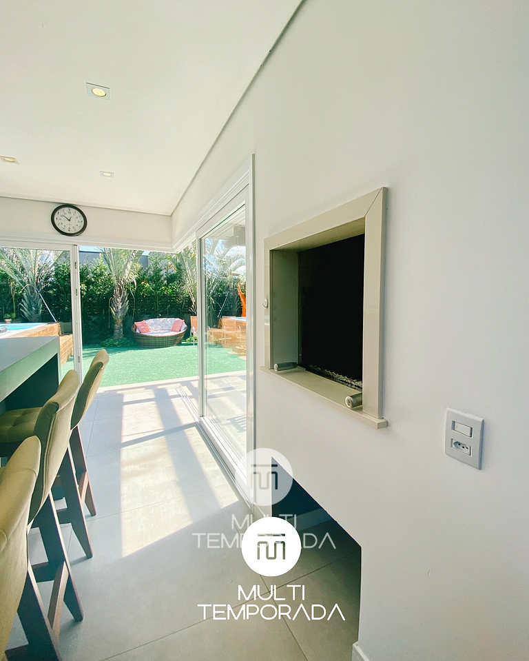 Rosa Internacional - Surfland