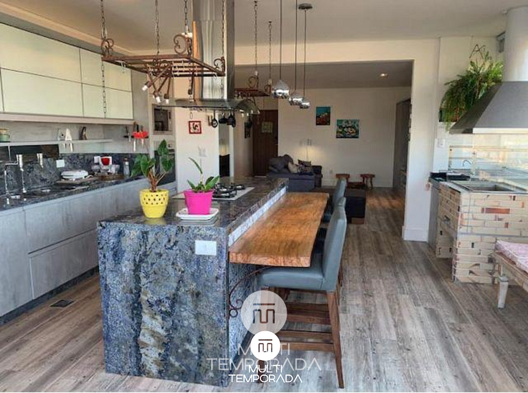 Cobertura dos Jades c/ Jacuzzi no Campeche - SC