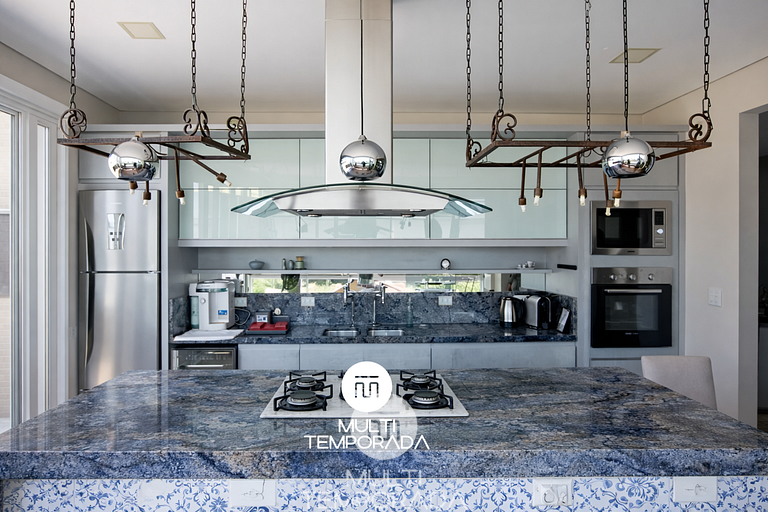 Cobertura dos Jades c/ Jacuzzi no Campeche - SC