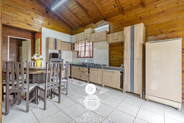 Casa com Piscina em Governador Celso Ramos/SC