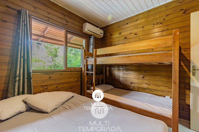 Casa com Piscina em Governador Celso Ramos/SC