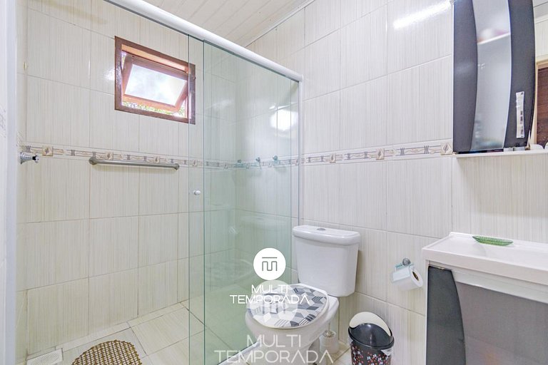 Casa com Piscina em Governador Celso Ramos/SC