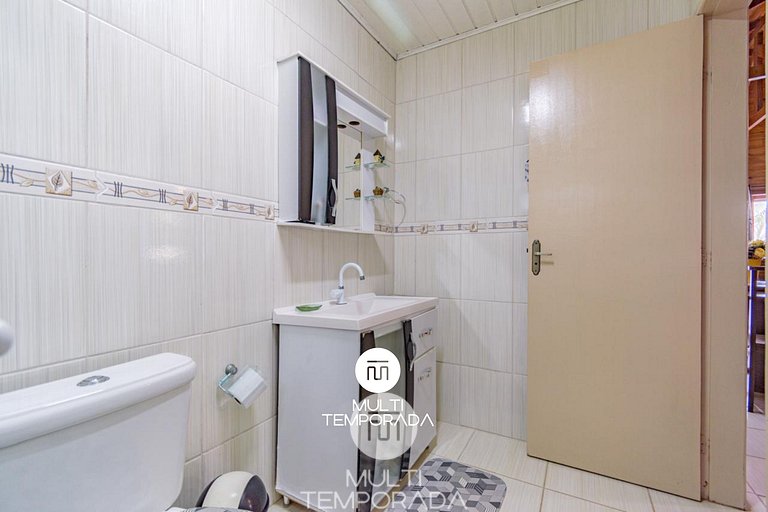 Casa com Piscina em Governador Celso Ramos/SC