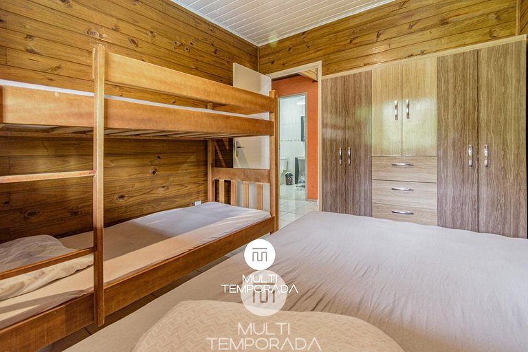 Casa com Piscina em Governador Celso Ramos/SC