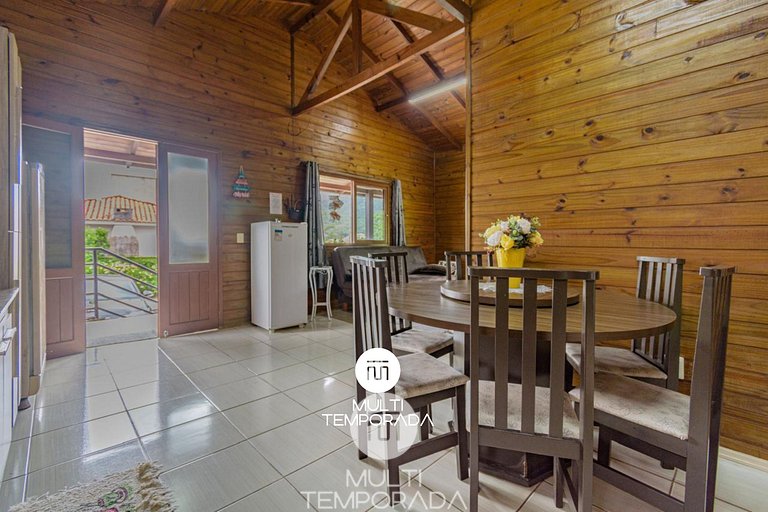 Casa com Piscina em Governador Celso Ramos/SC