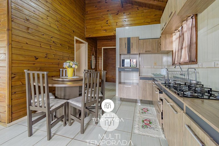 Casa com Piscina em Governador Celso Ramos/SC