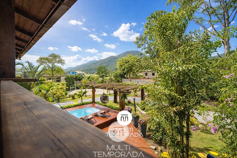 Casa com Piscina em Governador Celso Ramos/SC