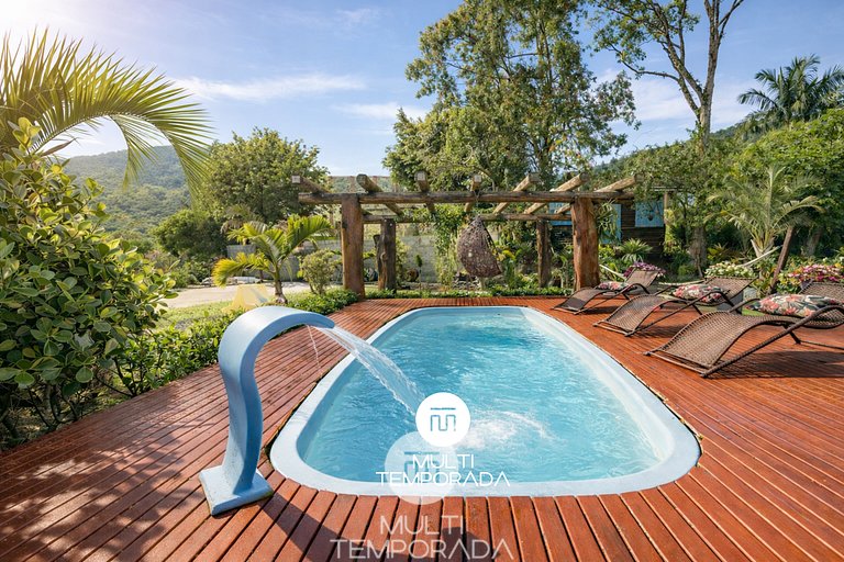 Casa com Piscina em Governador Celso Ramos/SC