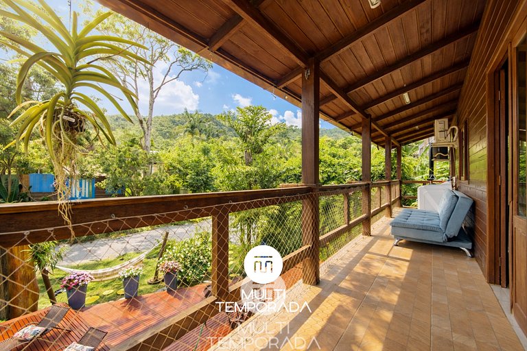 Casa com Piscina em Governador Celso Ramos/SC