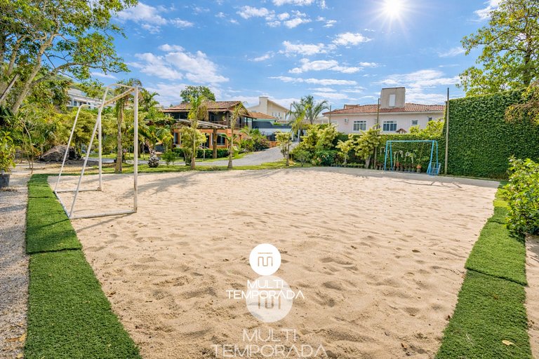 Casa com Piscina em Governador Celso Ramos/SC