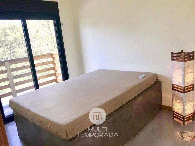 Casa Privativa com Piscina na Barra da Ferrugem/SC