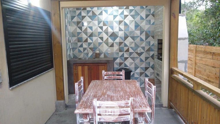 Casa Privativa com Piscina na Barra da Ferrugem/SC