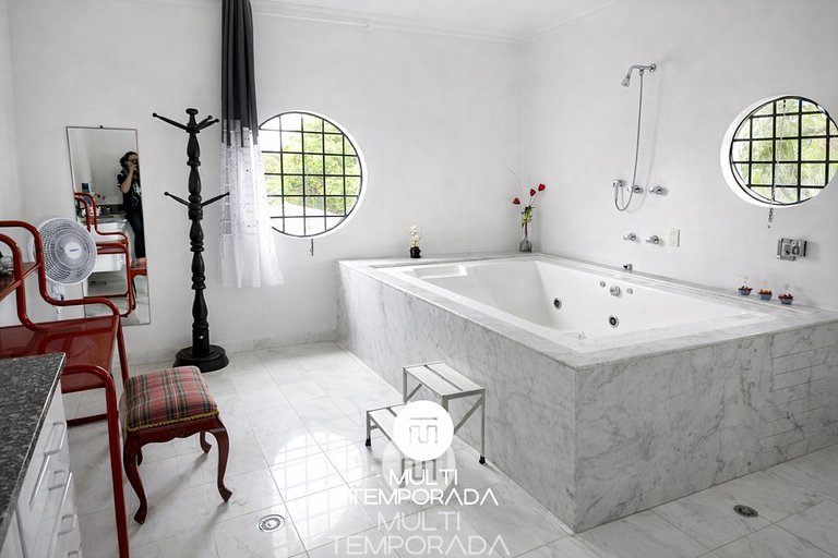 Chácara 3 Poderes Piscina - 60 pessoas - Guararema