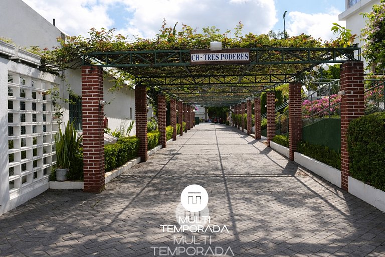 Chácara 3 Poderes Piscina - 60 pessoas - Guararema