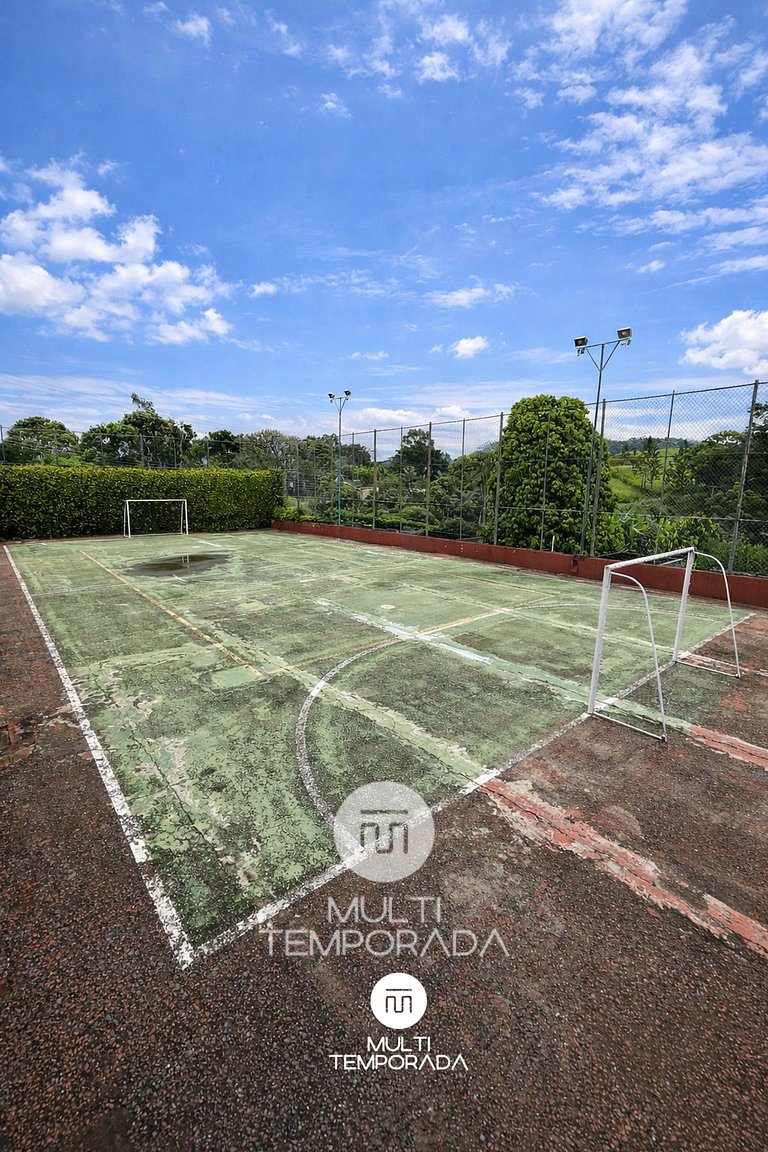 Chácara 3 Poderes Piscina - 60 pessoas - Guararema