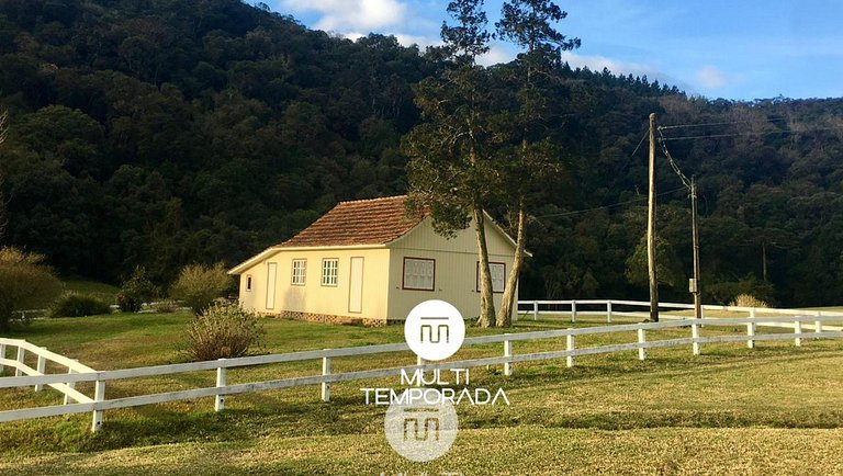 Linda Casa em Estilo Germânico em Rancho Queimado