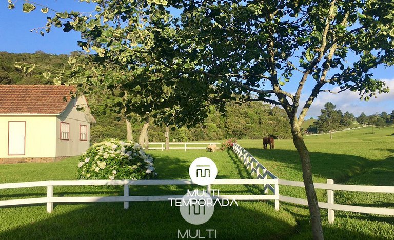 Linda Casa em Estilo Germânico em Rancho Queimado