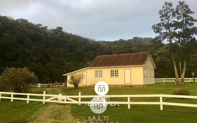 Linda Casa em Estilo Germânico em Rancho Queimado