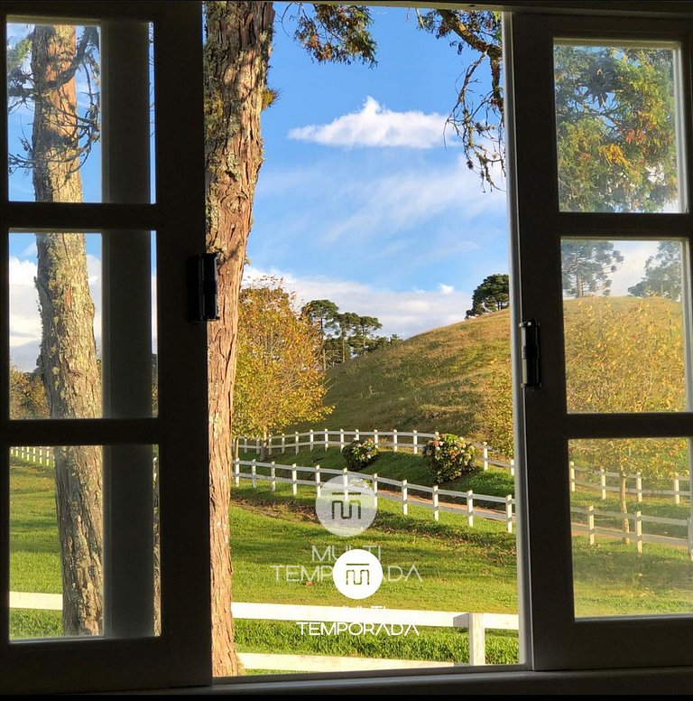 Linda Casa em Estilo Germânico em Rancho Queimado