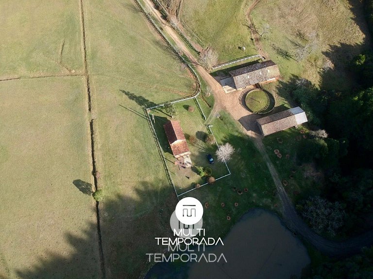Linda Casa em Estilo Germânico em Rancho Queimado
