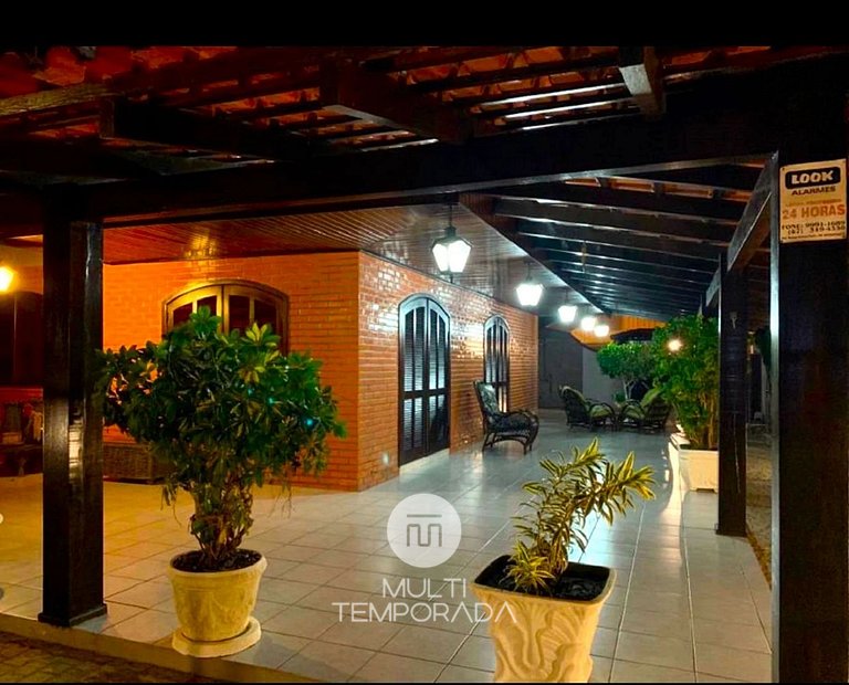 Casa com Piscina em Penha/SC - Beto Carrero