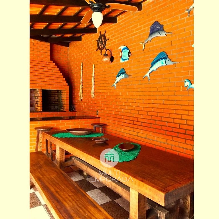 Casa com Piscina em Penha/SC - Beto Carrero